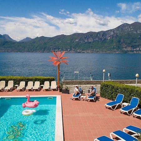 Hotel Caribe - Garda Lake Collection ブレンゾーネ エクステリア 写真
