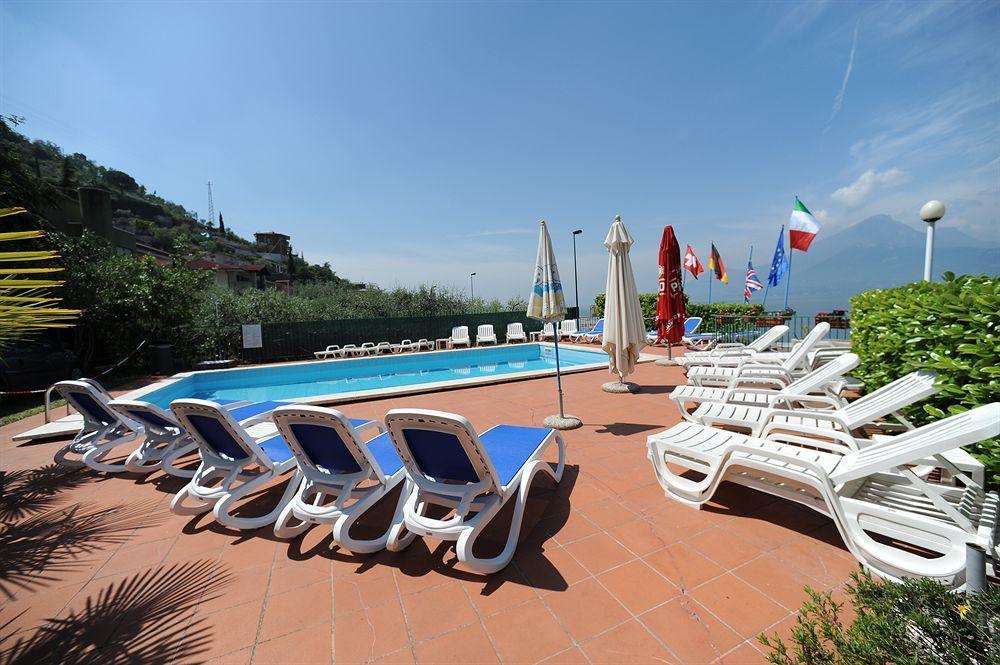 Hotel Caribe - Garda Lake Collection ブレンゾーネ エクステリア 写真