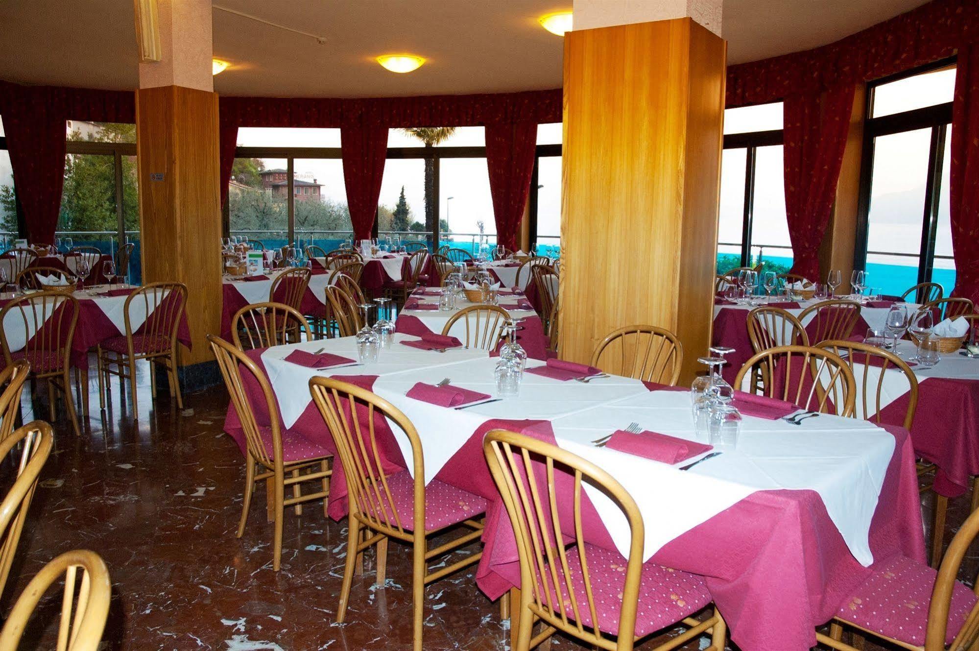 Hotel Caribe - Garda Lake Collection ブレンゾーネ エクステリア 写真