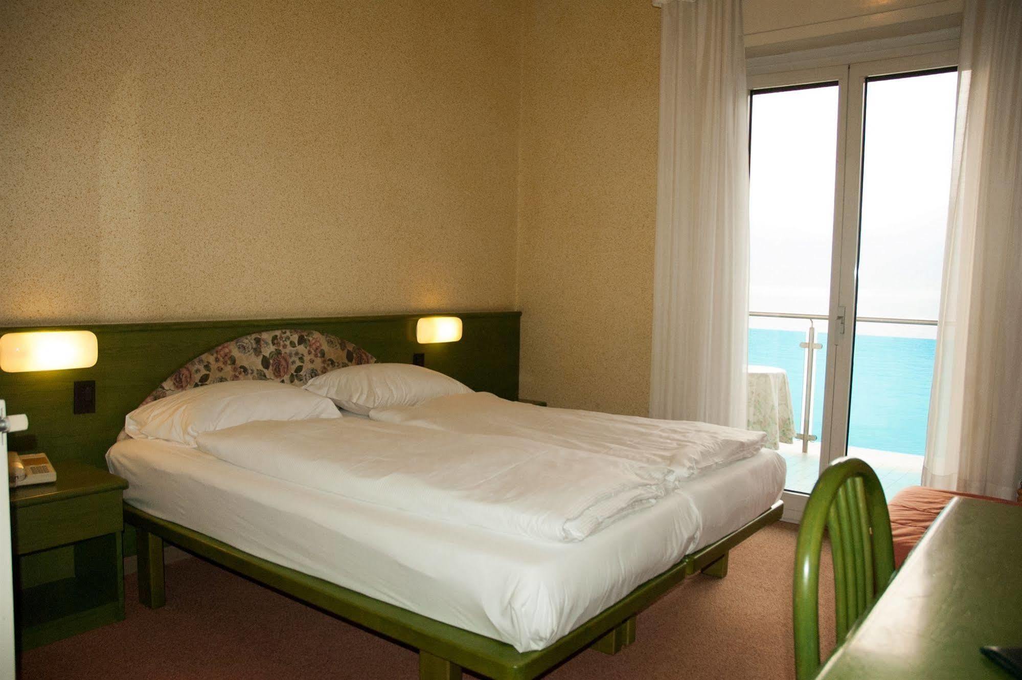 Hotel Caribe - Garda Lake Collection ブレンゾーネ エクステリア 写真
