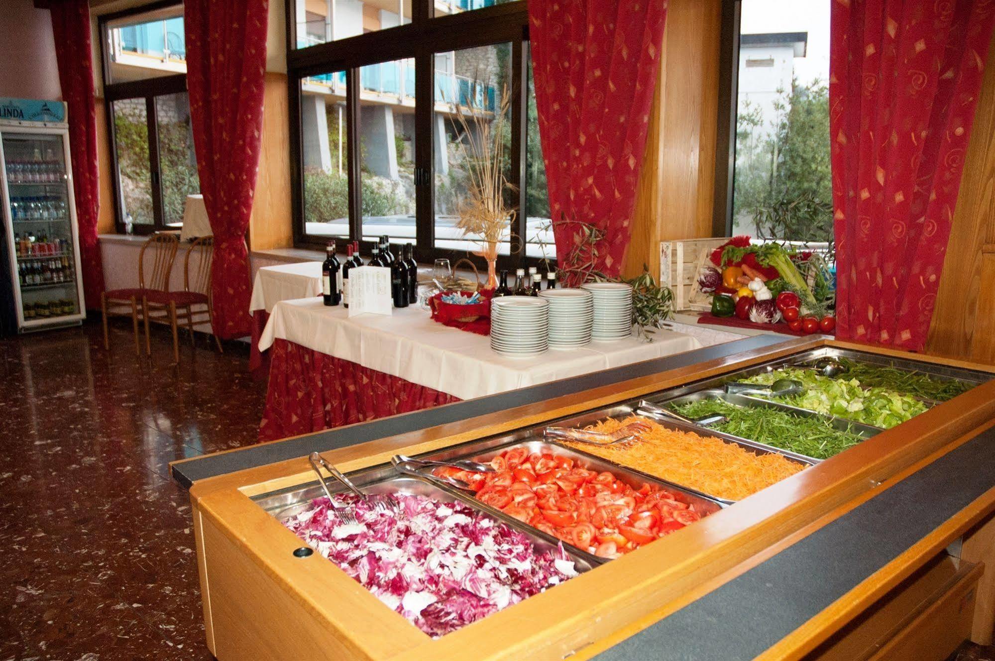 Hotel Caribe - Garda Lake Collection ブレンゾーネ エクステリア 写真